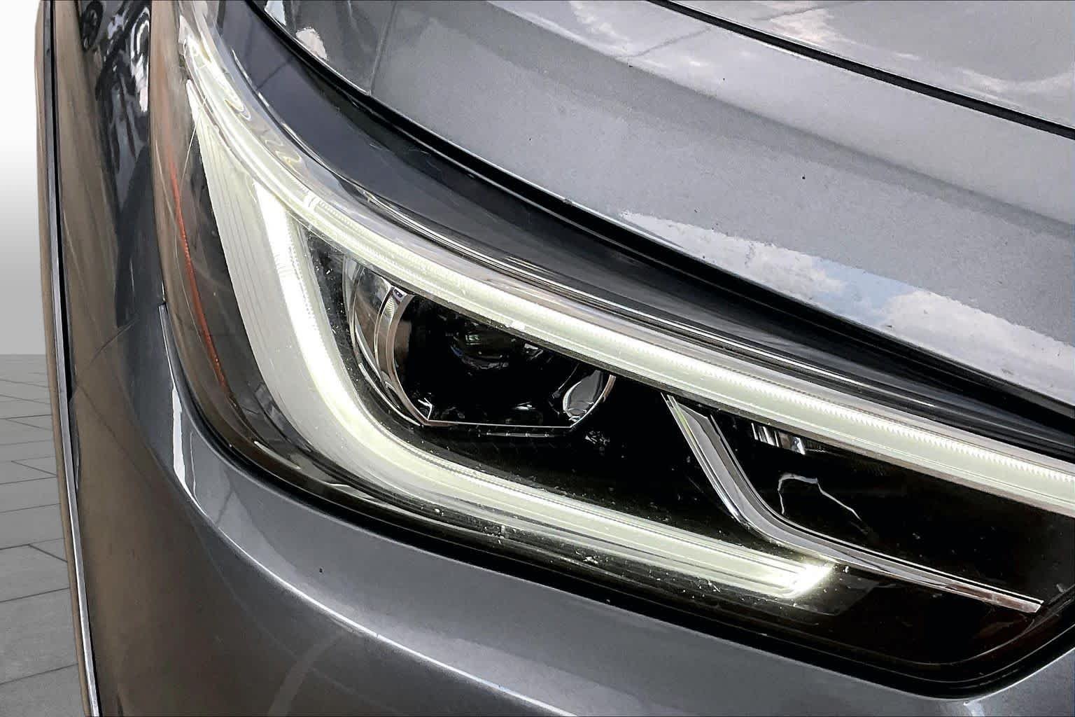 Used 2020 Graphite Shadow INFINITI LUXE image 27