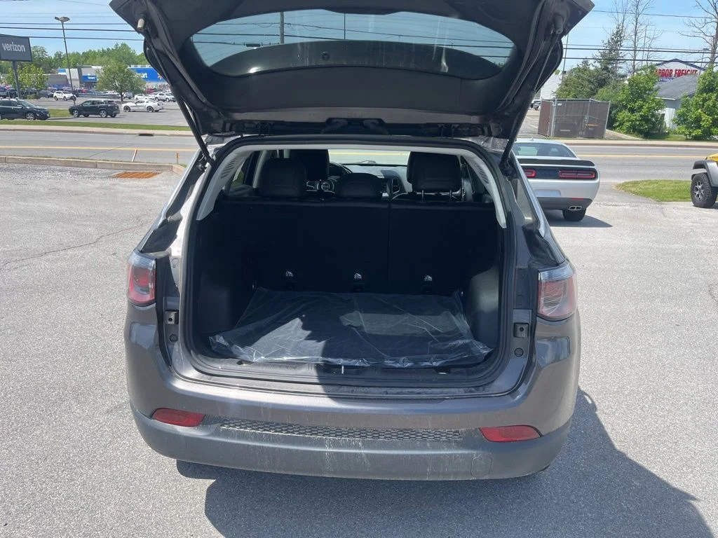 Used 2021 Gray Jeep Latitude image 17