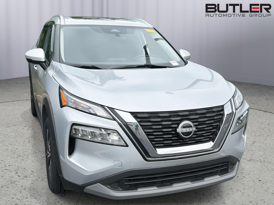 Used 2022 Brilliant Silver Metallic Nissan SV image 5