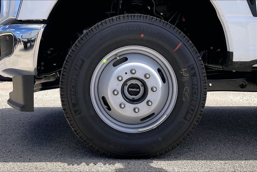 New 2026 Ford Super Duty F-350 XL 4D Crew Cab