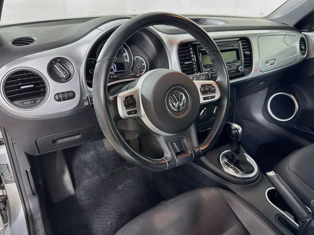 Used 2014 Silver Volkswagen 2.5L image 9