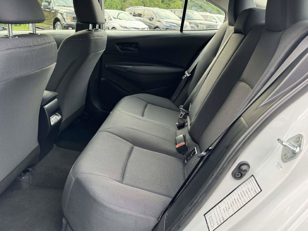 Used 2025 White Toyota LE image 18