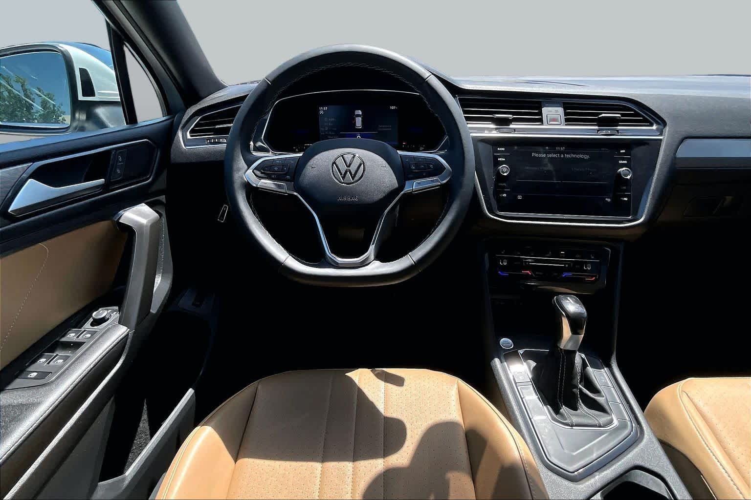 Used 2022 Pure White Volkswagen SE image 6