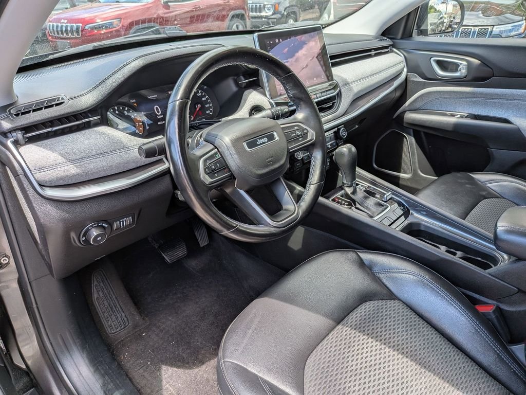 Certified Used 2022 Gray Jeep Latitude image 13