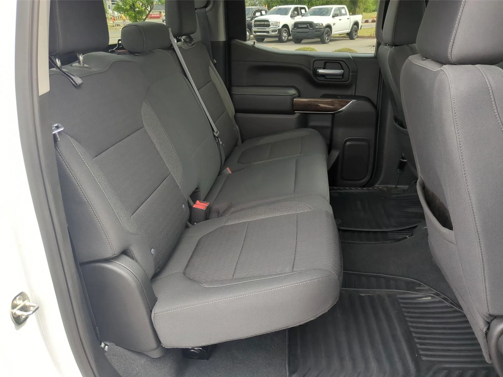 Used 2021 Summit White GMC SLE image 30