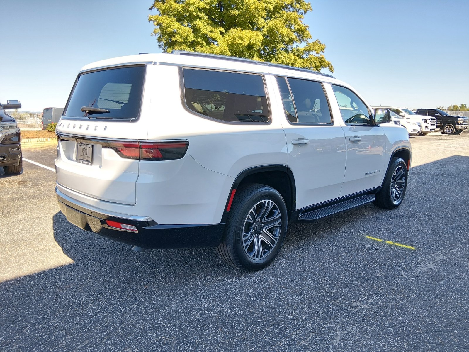 Certified Used 2025 Bright White Clear Coat Jeep Series II image 3