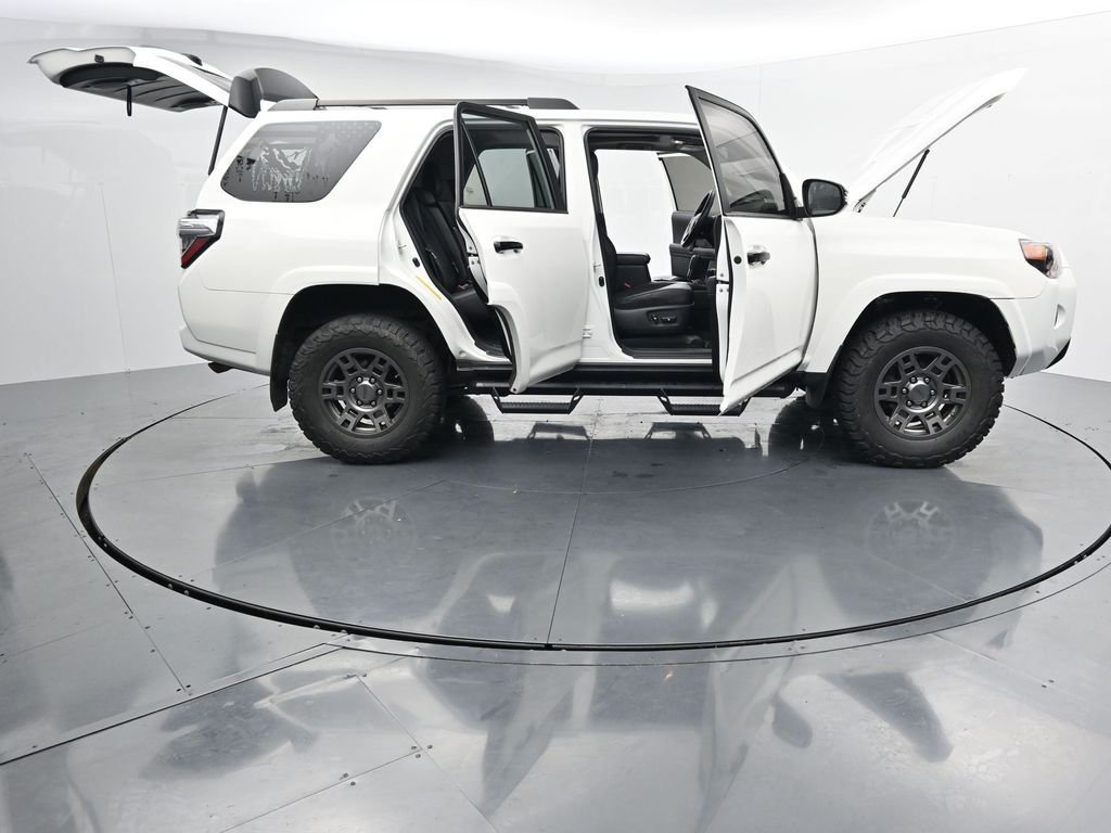 Used 2020 White Toyota Venture image 37