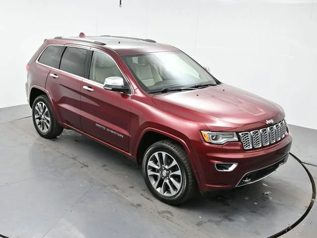 Used 2018 Velvet Red Pearlc Jeep Overland image 33