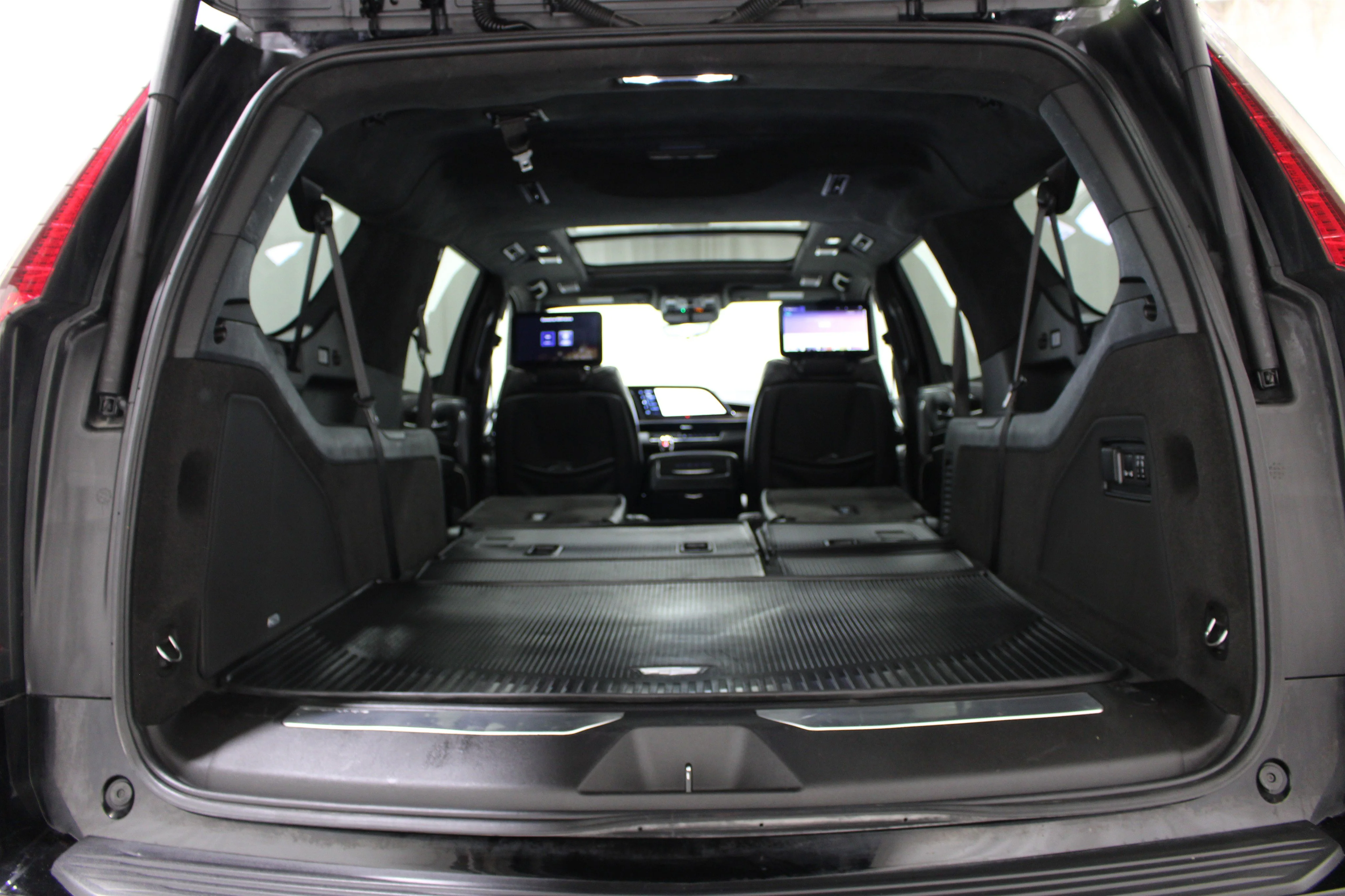 2023 Cadillac Escalade ESV Sport Platinum - Photo 25