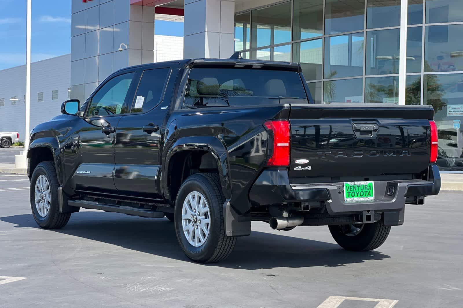 2026 Toyota Tacoma SR5 - Photo 6