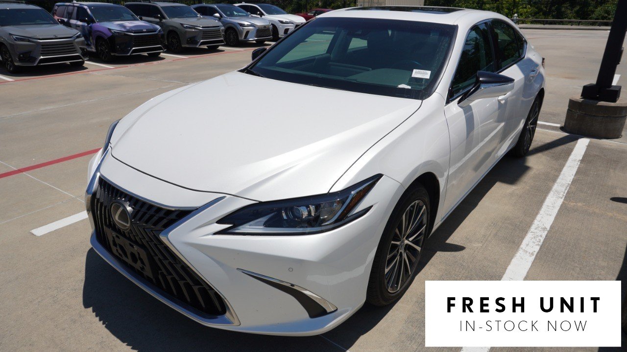 2025 Lexus ES 300h 300h's photo