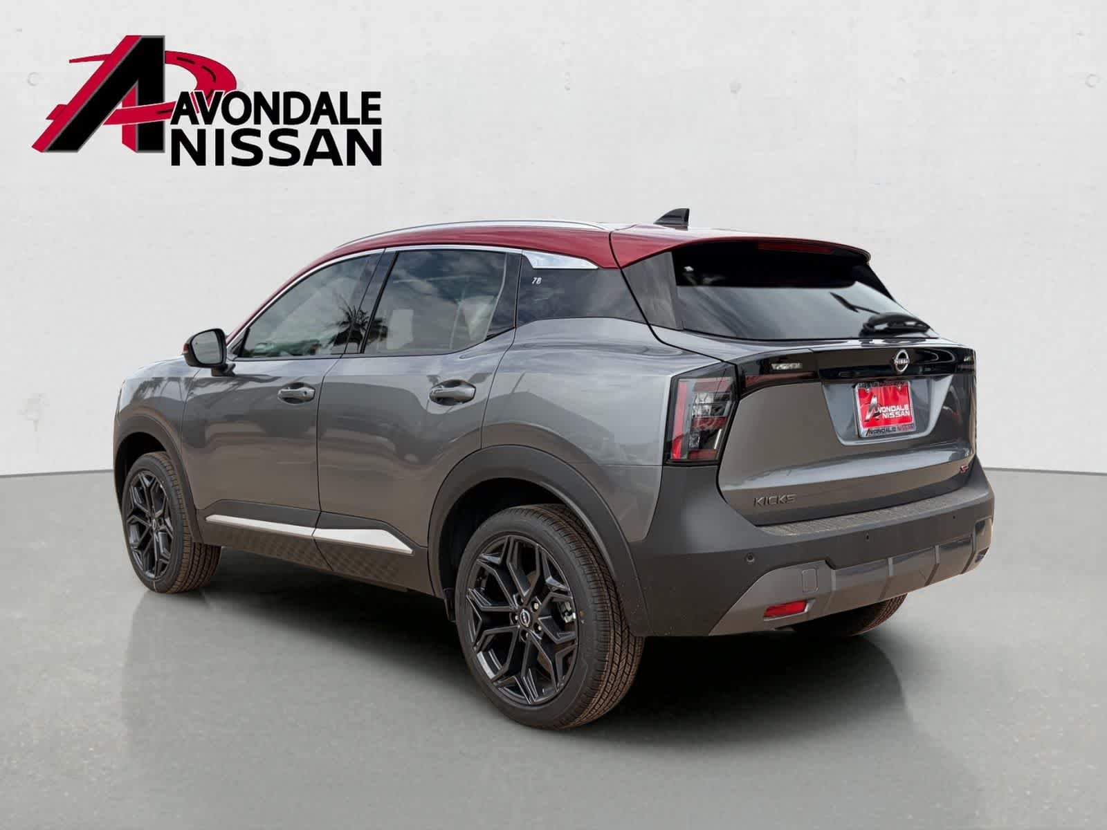 New 2026 Gun Metallic / Scarlet Ember Tintcoat Two-tone Nissan SR image 5
