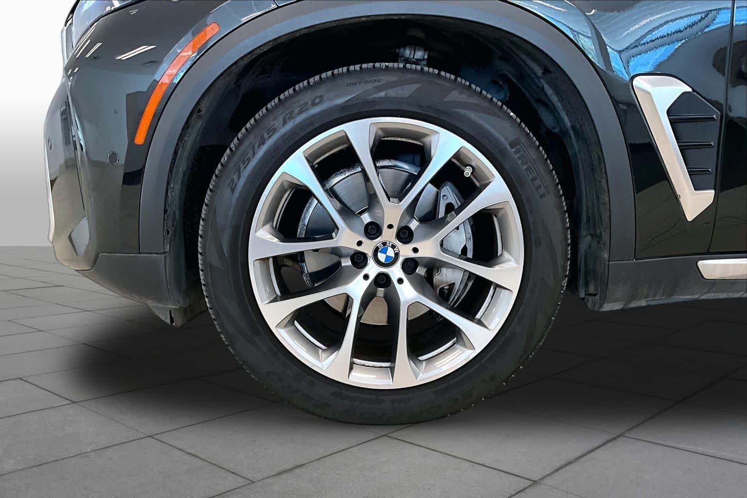 Used 2024 Black Sapphire Metallic BMW xDrive40i image 10