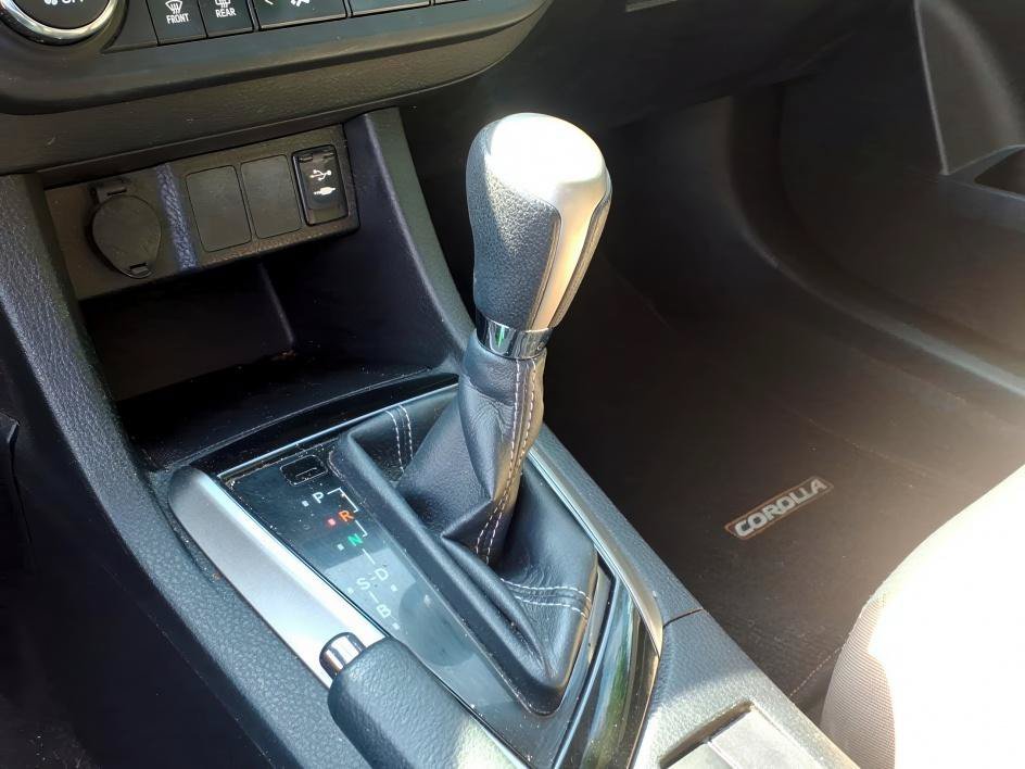Used 2016 Brown Sugar Metallic Toyota LE image 19