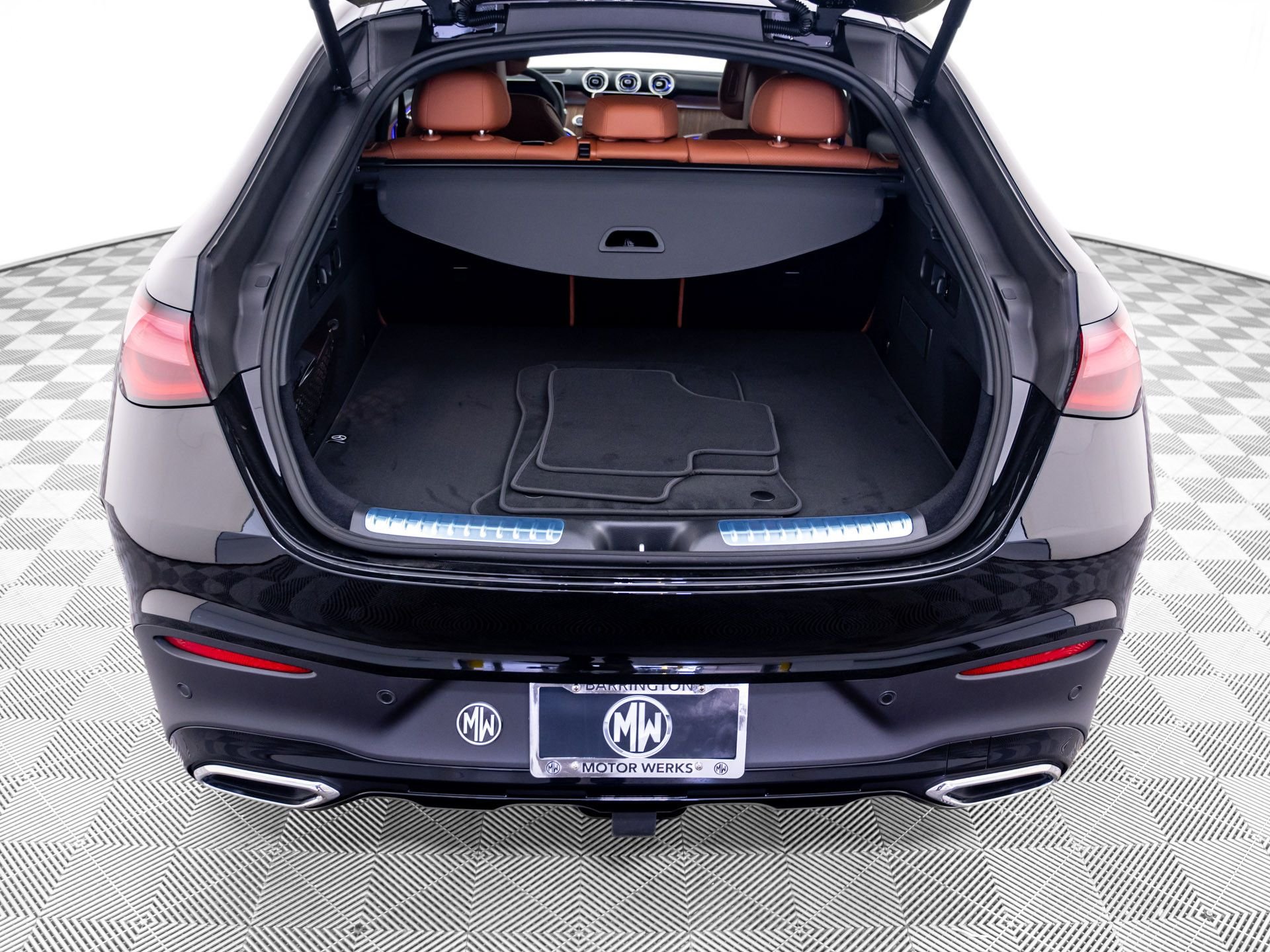 New 2027 Black Mercedes-Benz GLC 300 image 32