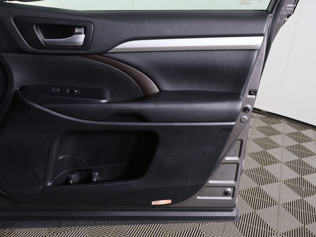 2017 Toyota Highlander XLE - Photo 23