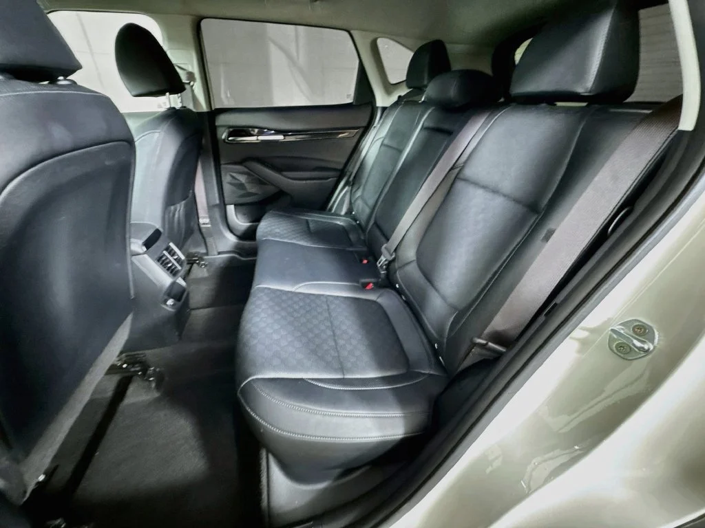 Used 2021 White Kia SX image 29