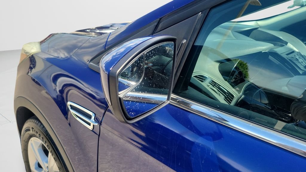 Used 2015 Blue Ford SE image 25