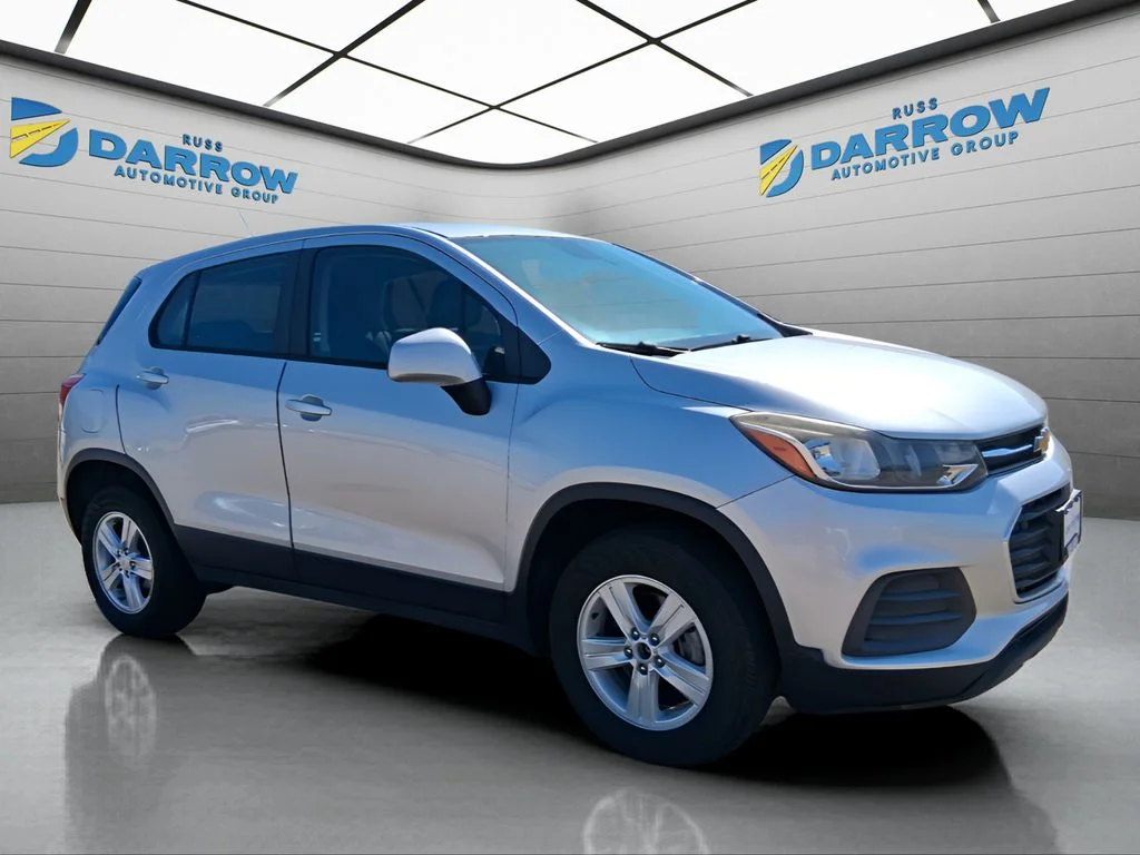 Used 2018 Silver Chevrolet LS image 7
