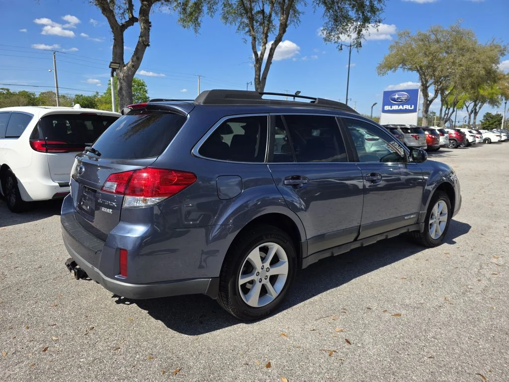 2013 Subaru Outback Premium - Photo 3