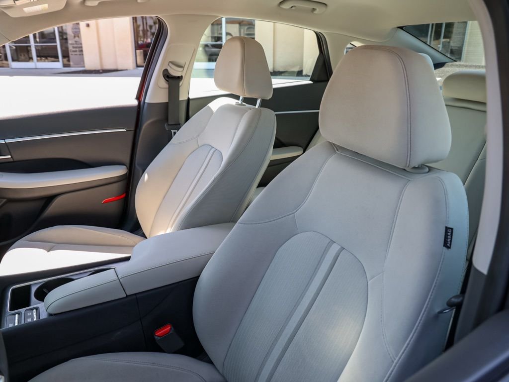 Used 2025 Red Hyundai SEL image 14