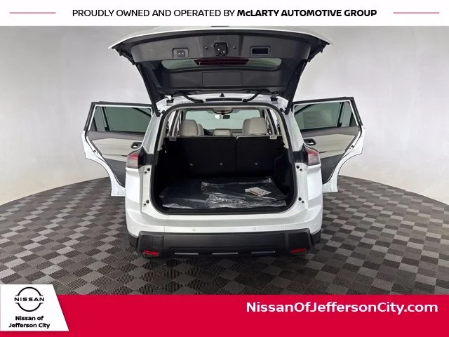 New 2026 Everest White Pearl TriCoat Nissan Dark Armor™ image 15