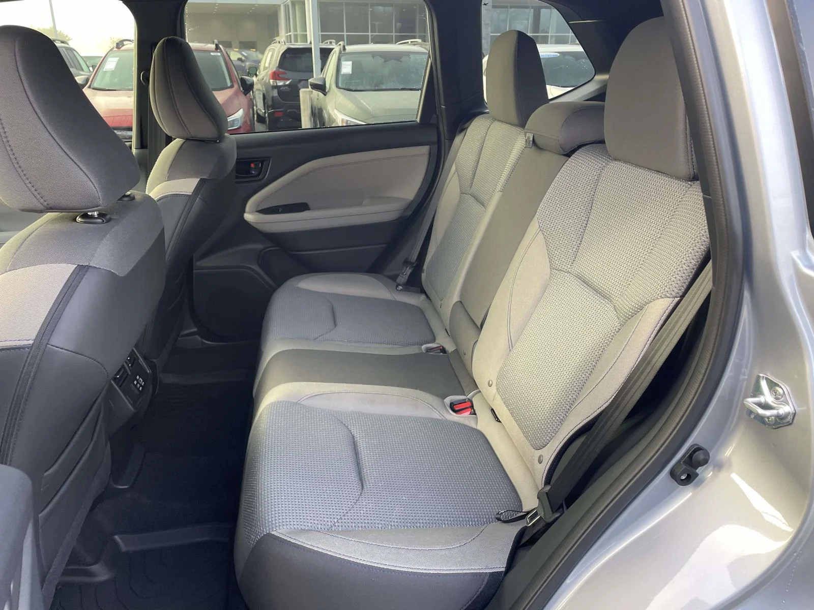 Used 2025 Ice Silver Metallic Subaru Premium image 3