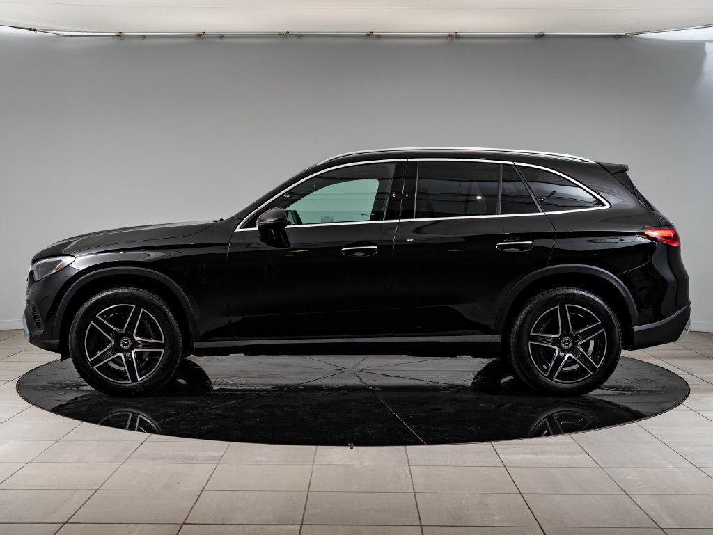 Used 2026 Black Mercedes-Benz GLC 300 image 5