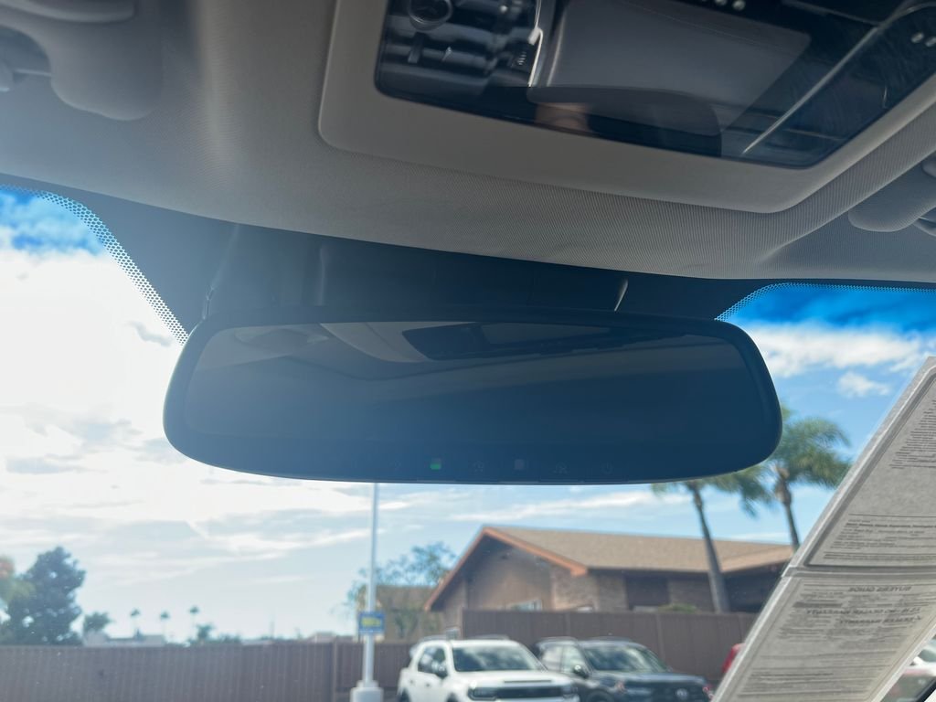 Used 2019 Black Lexus 300h image 32