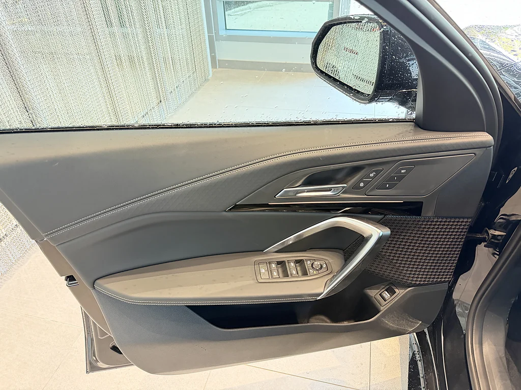 New 2027 Black Sapphire Metallic BMW xDrive28i image 11