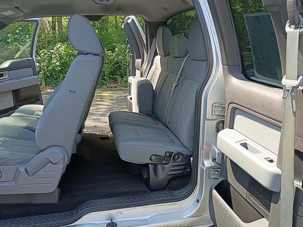 Used 2011 Ingot Silver Metallic Ford XLT image 12