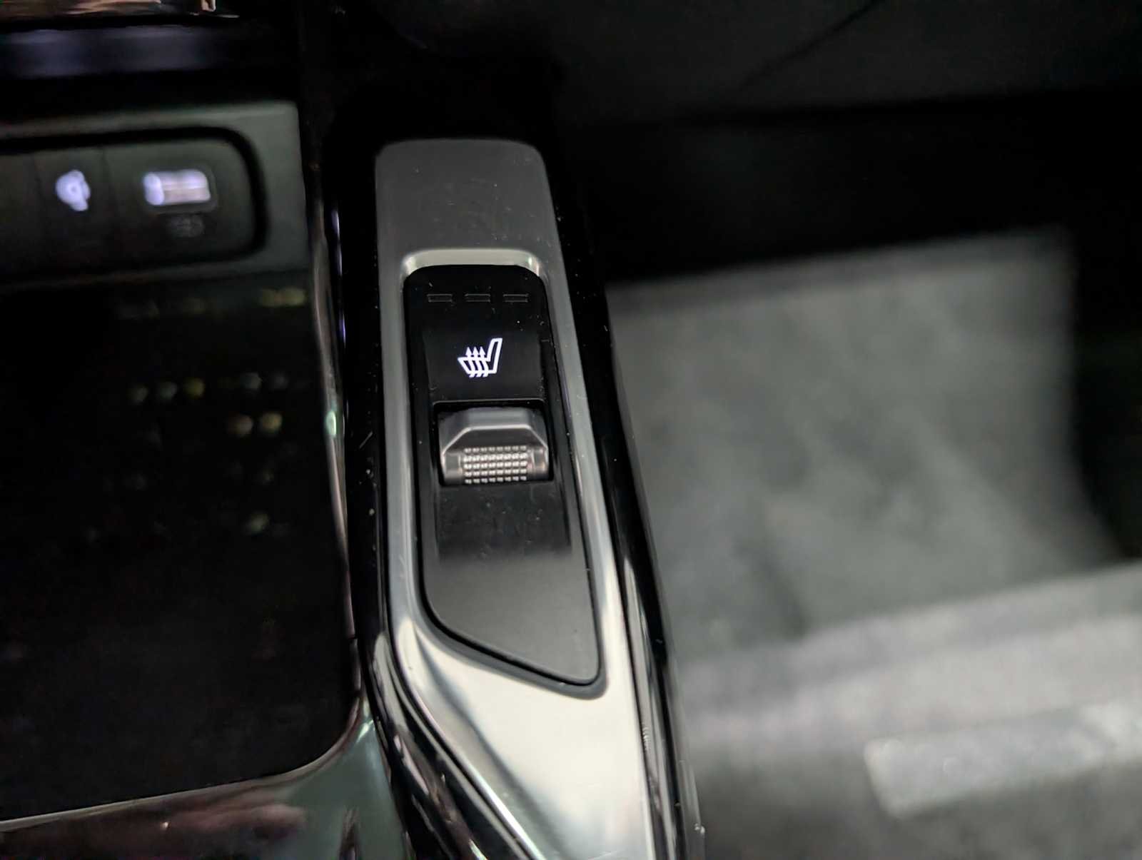 Used 2022 RED Kia SX image 32