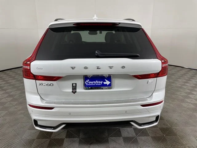 Used 2024 White Volvo T8 Plus Dark Theme image 10