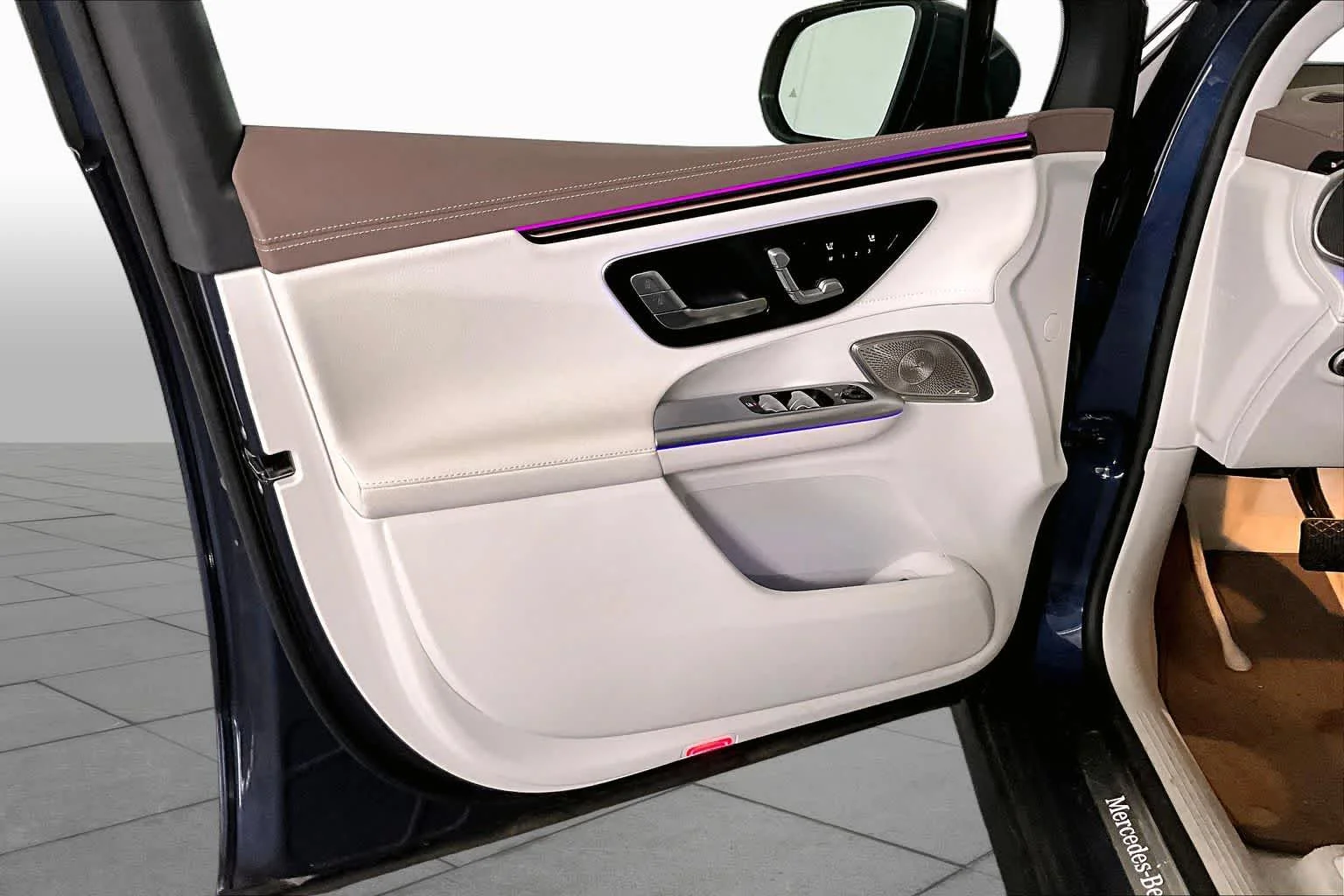 Used 2023 Twilight Blue Metallic Mercedes-Benz EQE 350 image 21