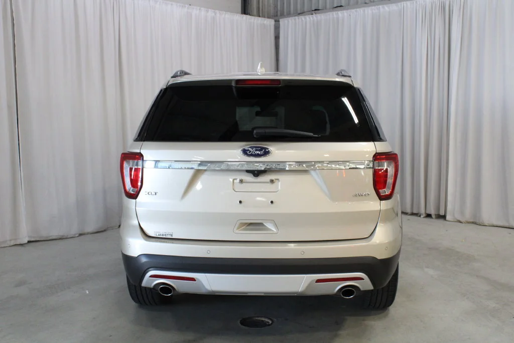 Used 2017 Gold Ford XLT image 25