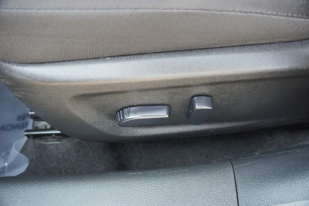 Used 2024 Red Nissan 2.5 SV image 21