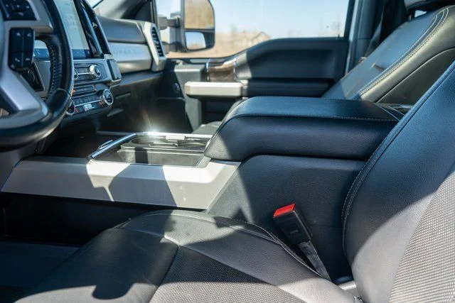 Used 2022 White Ford Lariat image 21