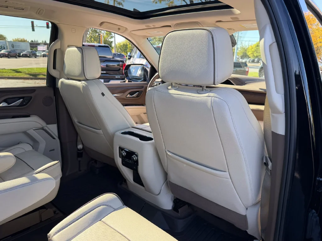 2023 GMC Yukon Denali - Photo 16
