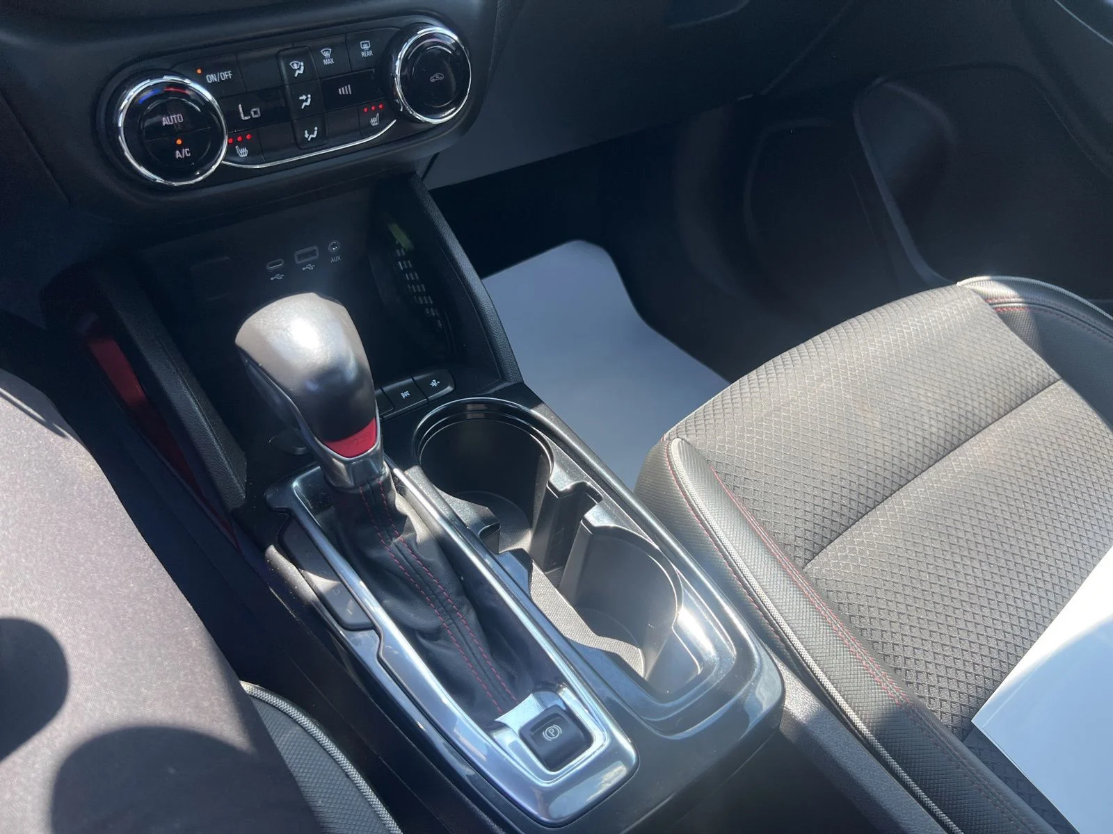 Used 2021 Iridescent Pearl Tricoat Chevrolet RS image 43