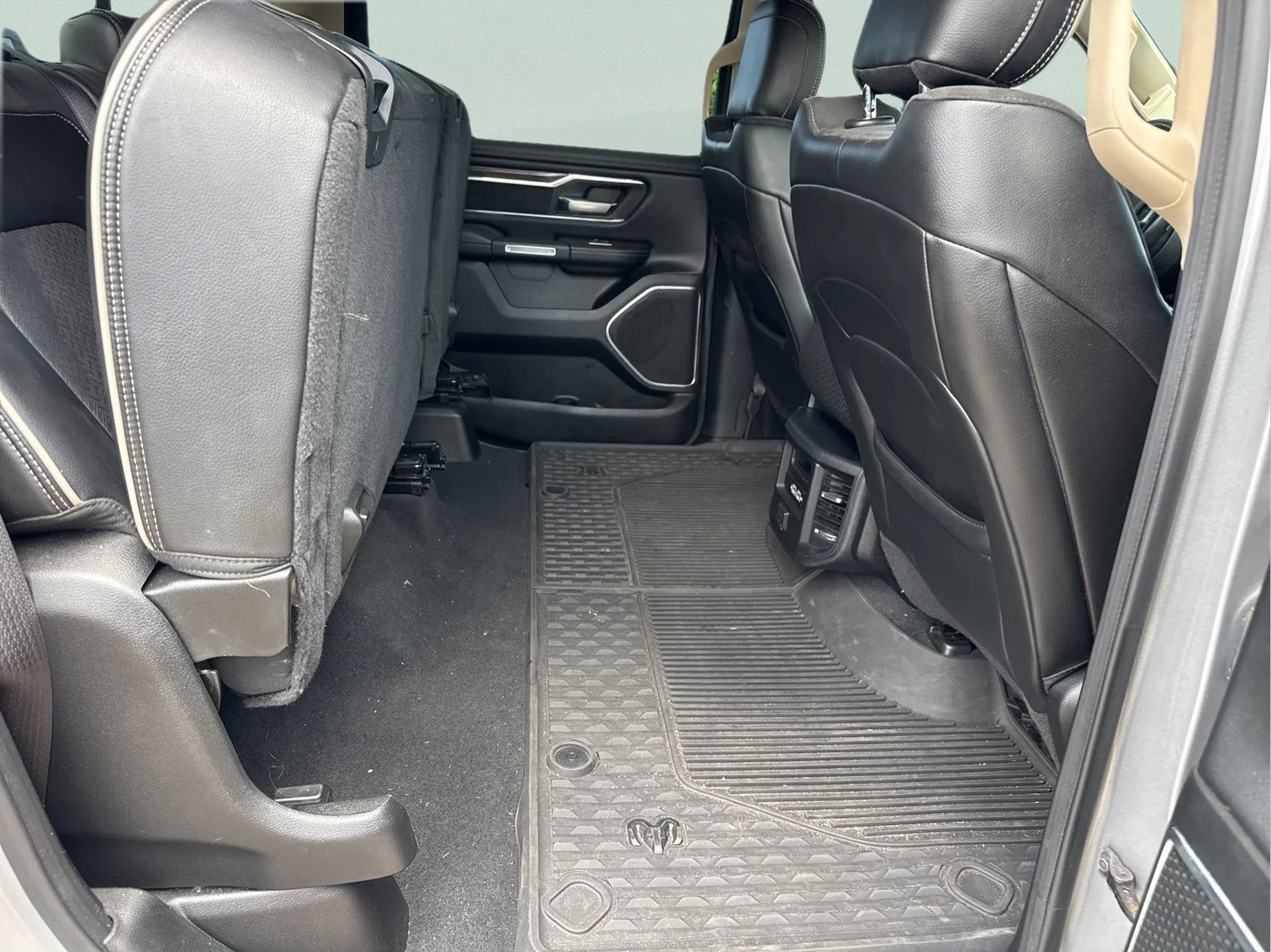 Used 2019 Billet Silver Metallic Ram Laramie image 23