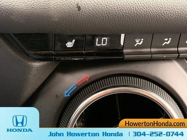 Used 2025 White Chevrolet LT image 23