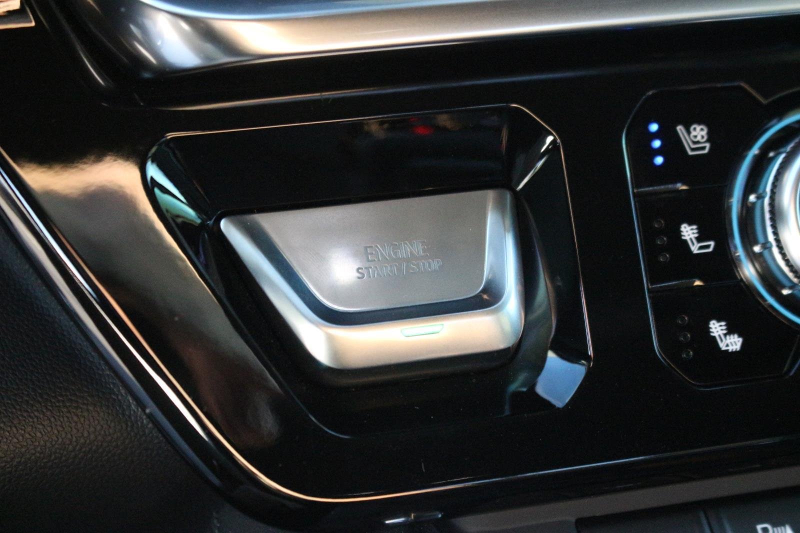 Used 2023 Summit White GMC Denali image 27