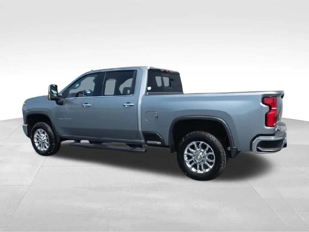 Used 2025 Gray Chevrolet LTZ image 6