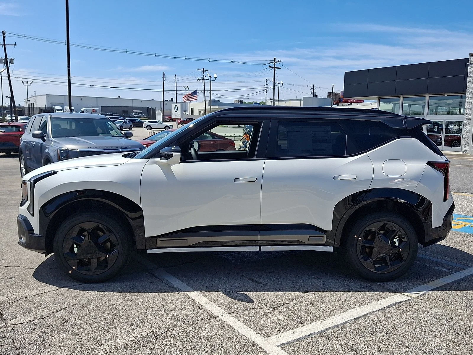 New 2027 White Kia X-Line S image 6