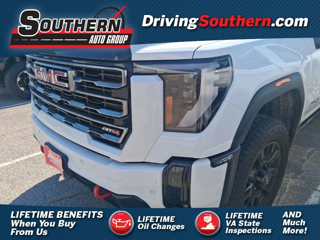 2025 GMC Sierra 4WD Crew Cab Standard Box AT4's photo