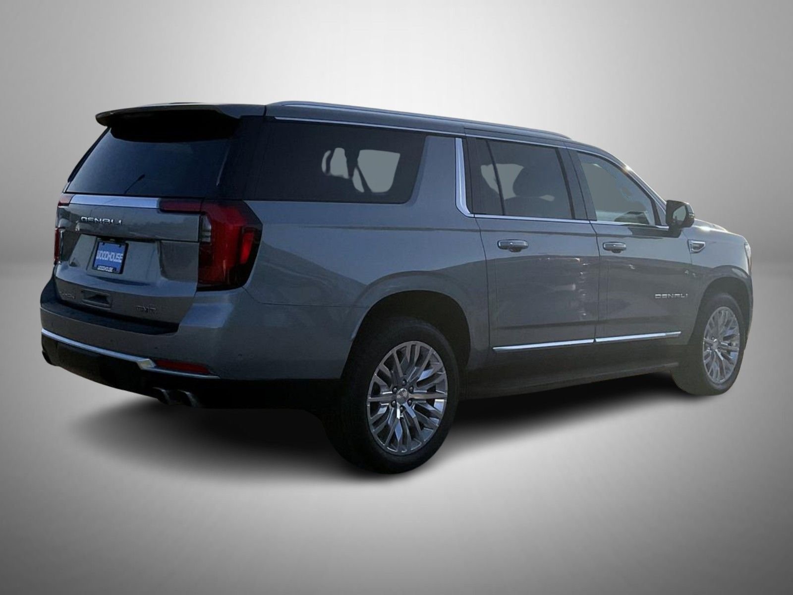 Used 2025 Silver GMC Denali image 5