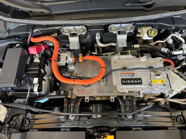 Certified Used 2023 Everest White Pearl Tricoat Black Diamond Pearl Nissan Engage image 23