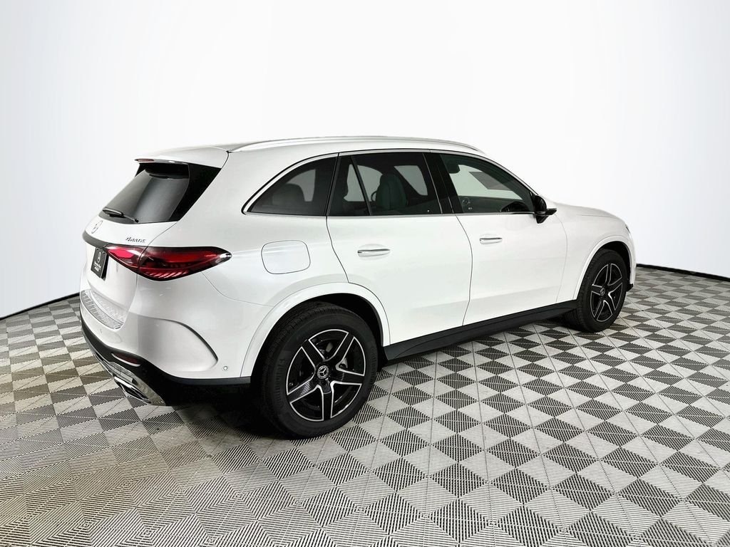 New 2027 MANUFAKTUR Moonlight White Metallic Mercedes-Benz GLC 350e image 7