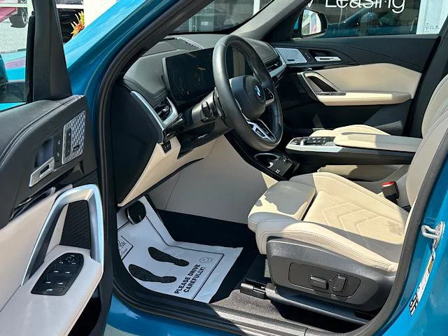 Certified Used 2024 Blue Bay Lagoon Metallic BMW xDrive28i image 13