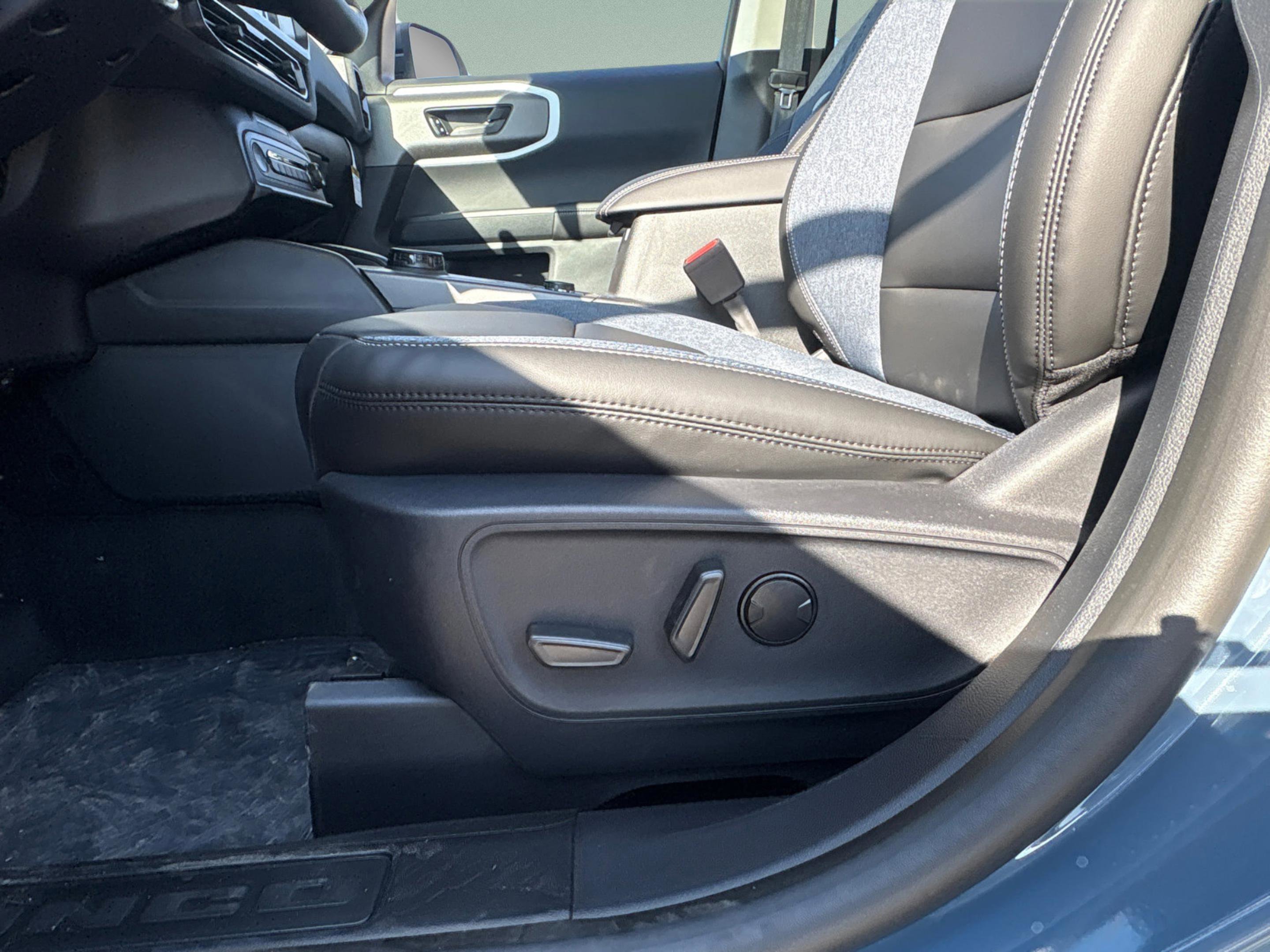 New 2026 Azure Gray Metallic Tri-Coat Ford Outer Banks® image 18